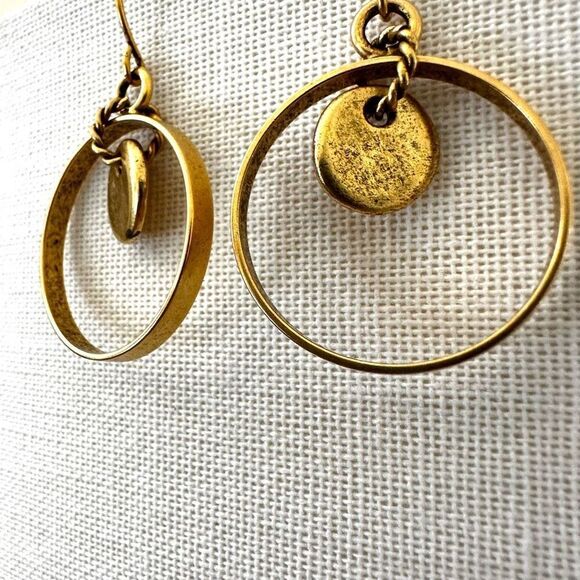 Gold tone circle drop earrings - Picture 4 of 7
